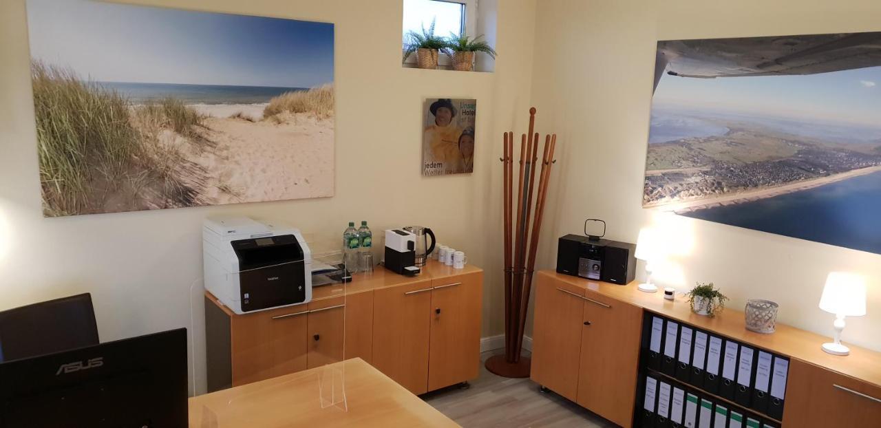 Airport Hotel One Aparthotel Sylt Екстер'єр фото