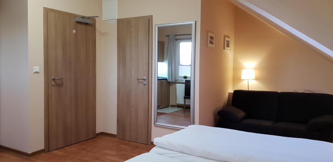 Airport Hotel One Aparthotel Sylt Екстер'єр фото