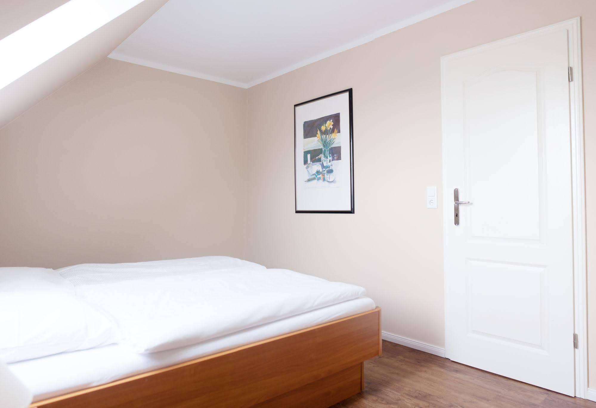 Airport Hotel One Aparthotel Sylt Екстер'єр фото