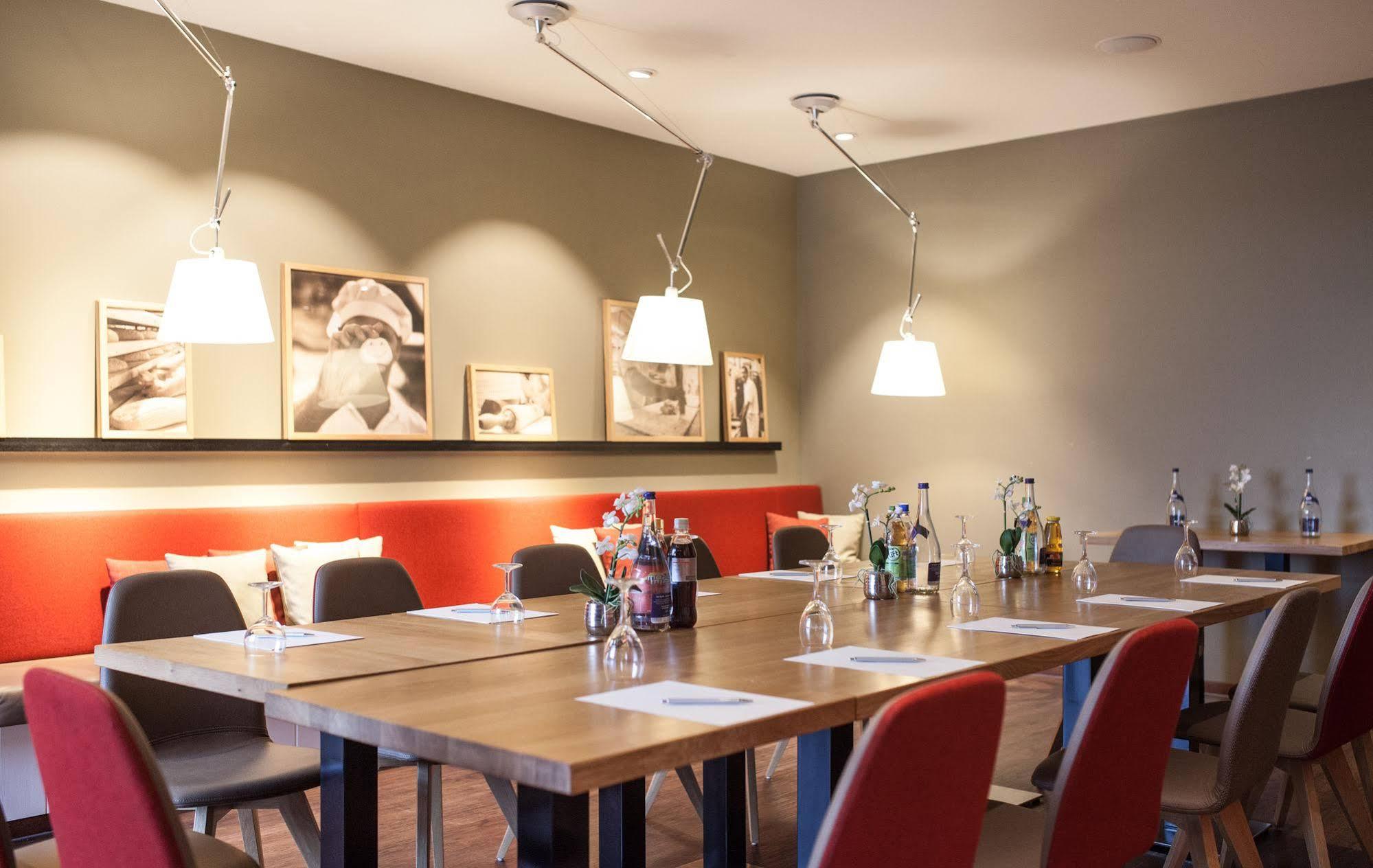 Airport Hotel One Aparthotel Sylt Екстер'єр фото