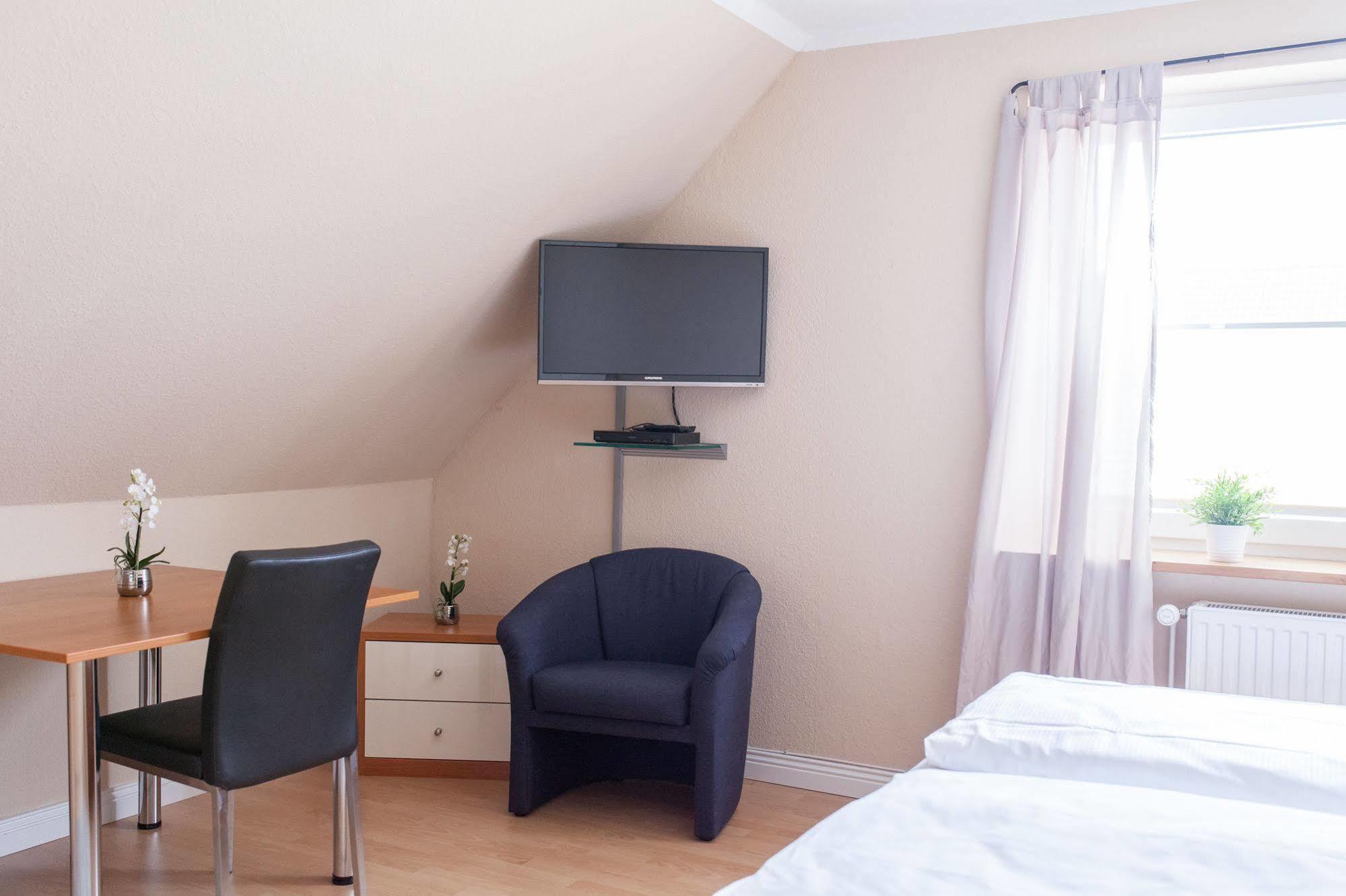 Airport Hotel One Aparthotel Sylt Екстер'єр фото
