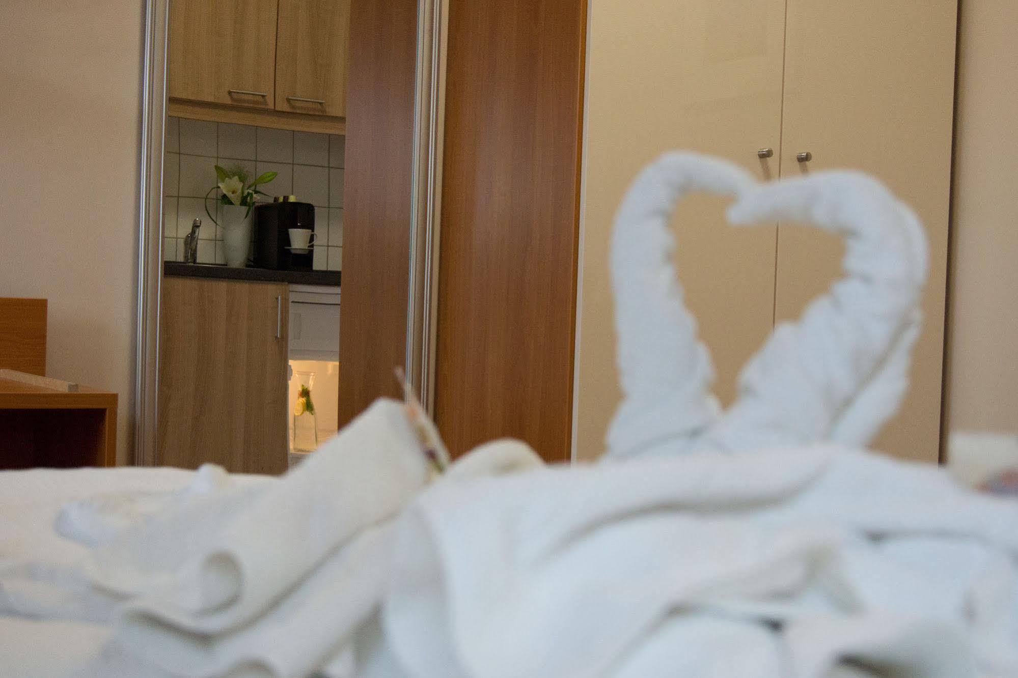 Airport Hotel One Aparthotel Sylt Екстер'єр фото