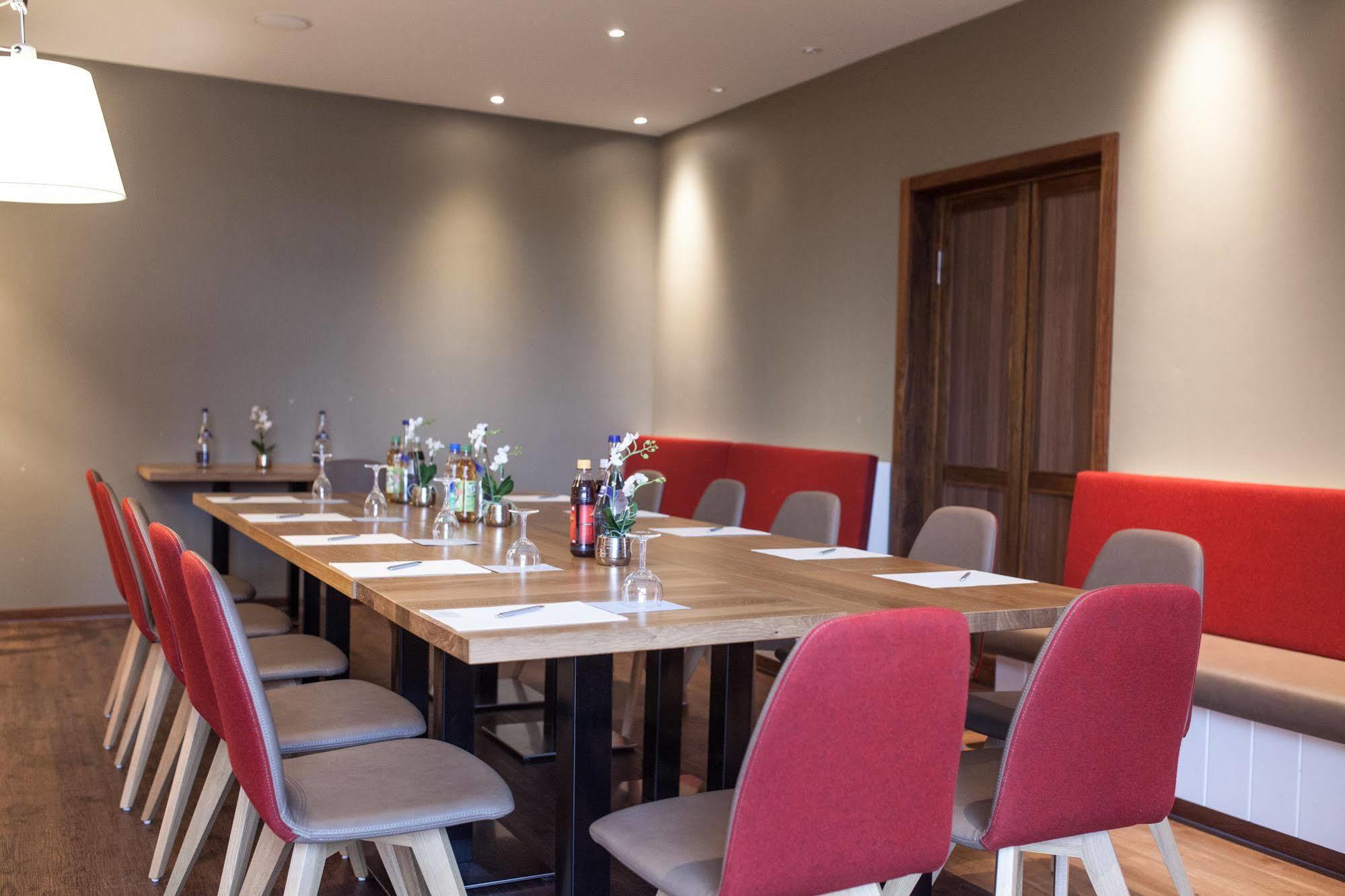 Airport Hotel One Aparthotel Sylt Екстер'єр фото
